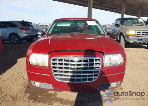 2010 Chrysler 300 Touring/Signature Series/Executive Series z USA, uszkodzony, nr VIN 2C3CA5CV4AH155389